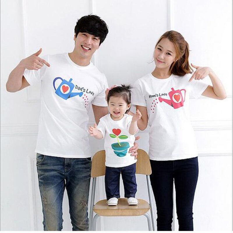 Aile Boyu Baskılı Tshirt Anne Baba Çocuk 3lü Tişört Kombin Çiçek Sulayan