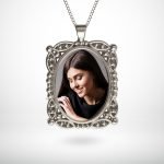 Kişiye Özel Fotoğraflı Otantik Gümüş Yaldız Kolye (Model 6)