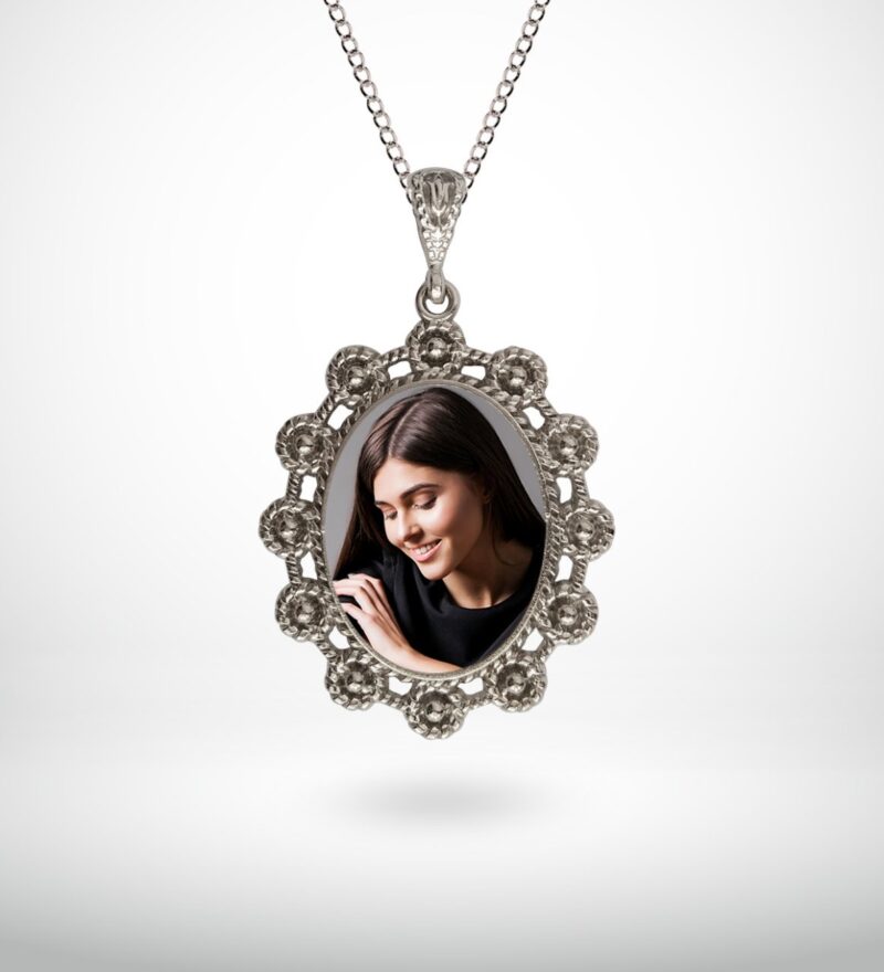 Kişiye Özel Fotoğraflı Otantik Gümüş Yaldız Kolye (Model 7)