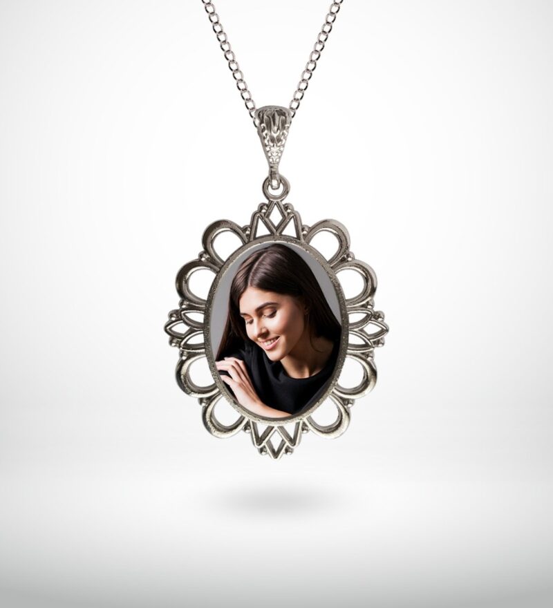 Kişiye Özel Fotoğraflı Otantik Gümüş Yaldız Kolye (Model 9)