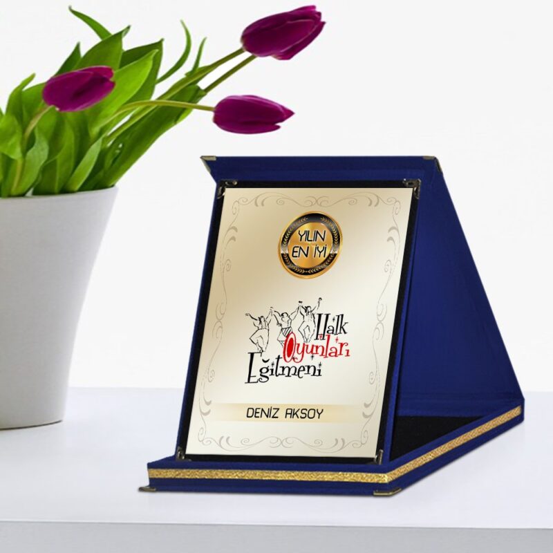 Kişiye Özel Yılın En İyi Halk Oyunları Eğitmeni Lacivert Plaket Ödülü